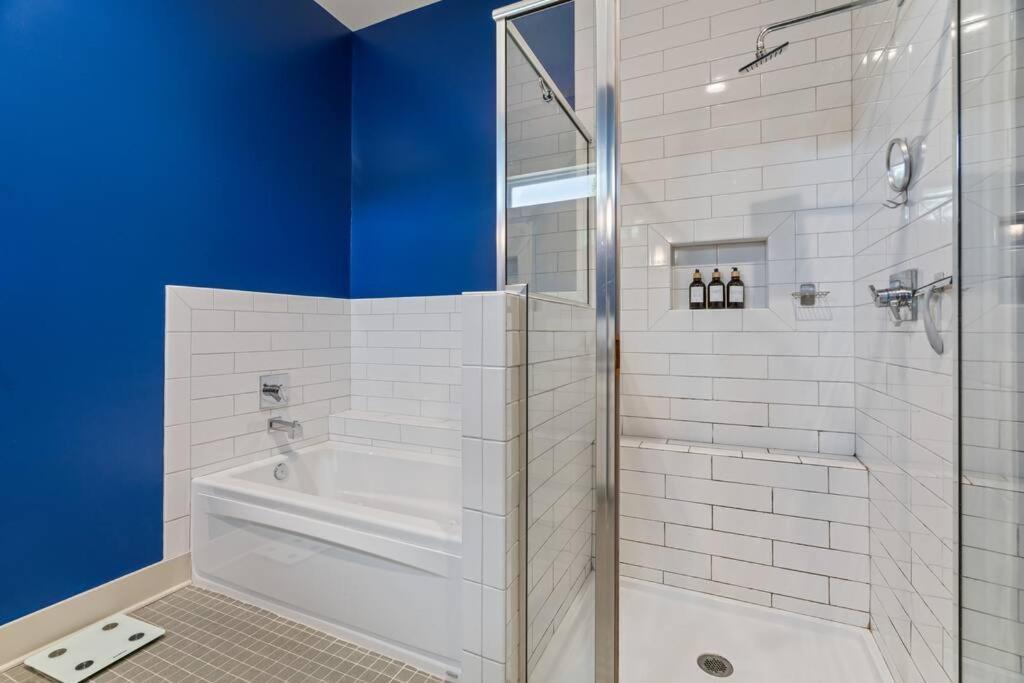 King Bed, Balcony, Covered Patio & Firepit! 8 Minutes From Broadway Nashville Extérieur photo