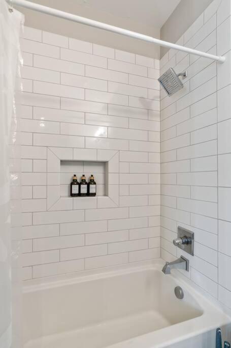 King Bed, Balcony, Covered Patio & Firepit! 8 Minutes From Broadway Nashville Extérieur photo