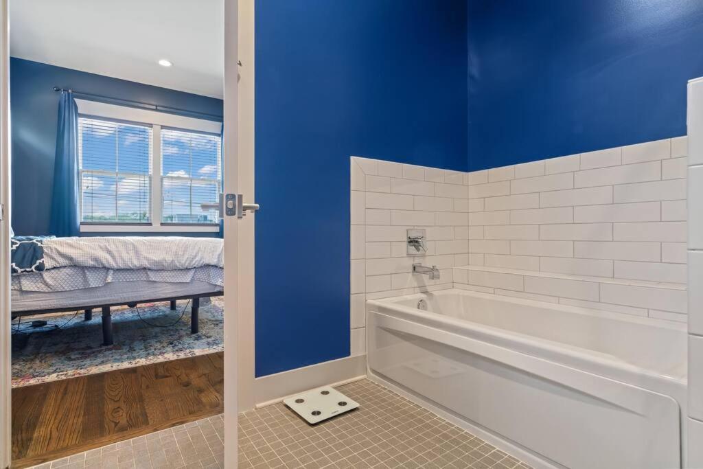 King Bed, Balcony, Covered Patio & Firepit! 8 Minutes From Broadway Nashville Extérieur photo