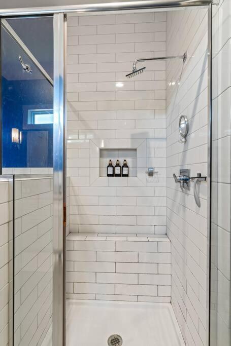 King Bed, Balcony, Covered Patio & Firepit! 8 Minutes From Broadway Nashville Extérieur photo
