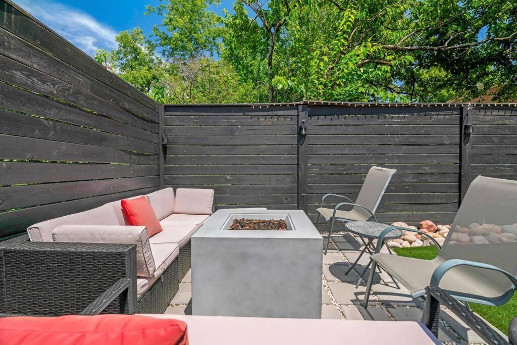 King Bed, Balcony, Covered Patio & Firepit! 8 Minutes From Broadway Nashville Extérieur photo